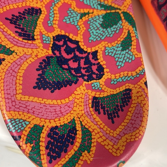 FARM Rio Adidas swim sandals . New condition . Size 8 - Picture 5 of 7